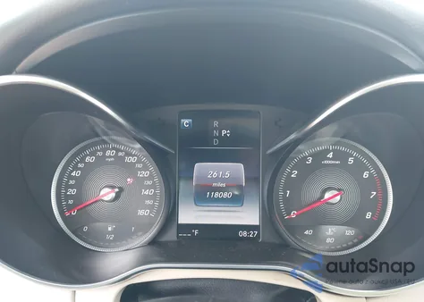 2017 Mercedes-Benz C 300 4Matic/Luxury 4Matic/Sport 4Matic z USA, uszkodzony, nr VIN 55SWF4KB5HU195216